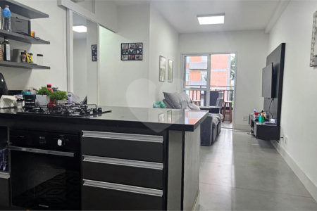 Apartamento à venda Campo Belo, 74 m², 3 dormitórios, 1 suíte, varanda gourmet, 2 vagas, depósito