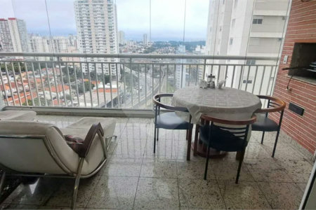Apartamento à Venda no Campo Belo com 123m², 2 Suítes, Churrasqueira e 2 Vagas