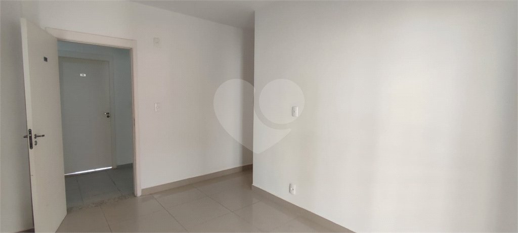 Apartamento com 2 dormitórios