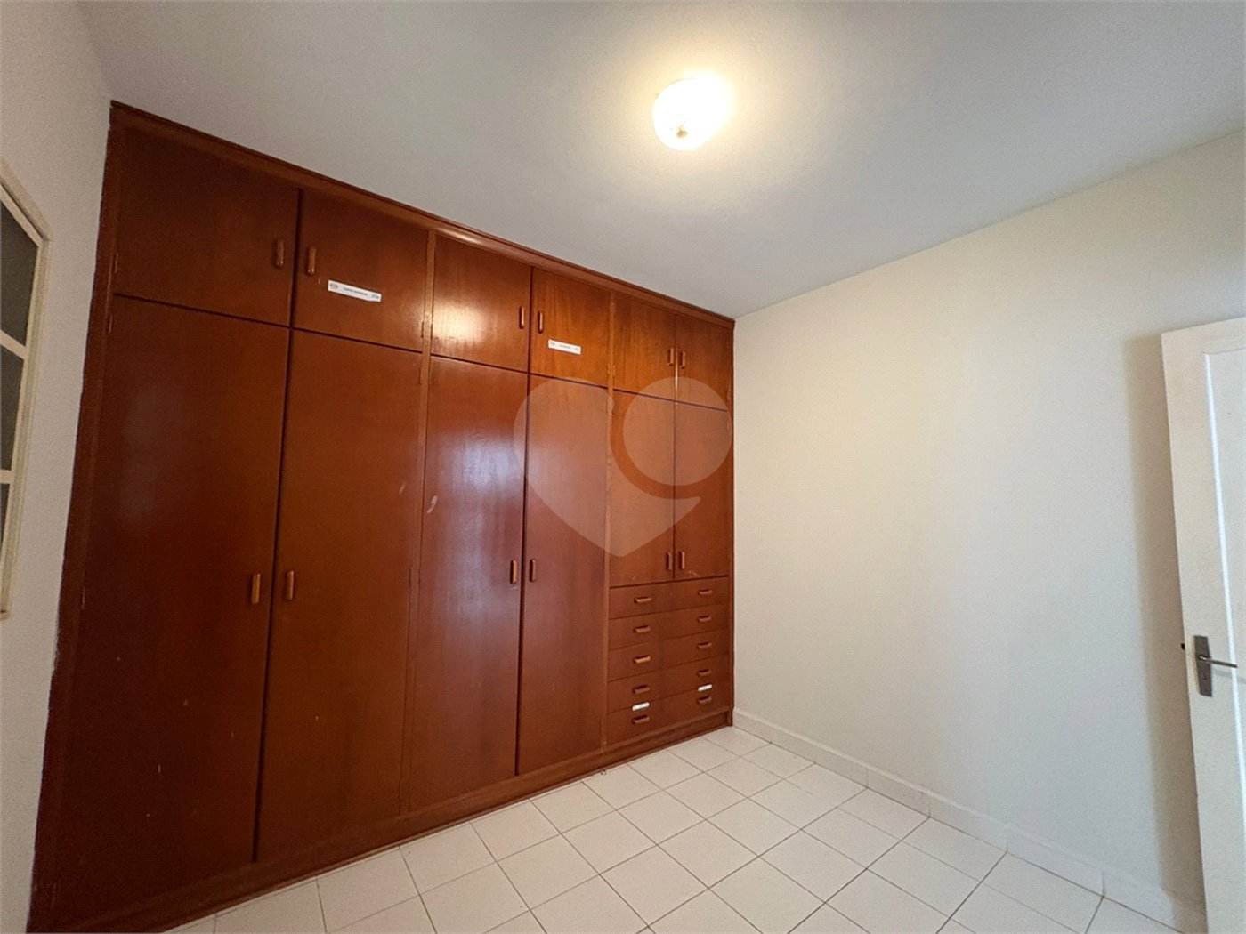Ótima oportunidade para moradia ou investimento comercial!