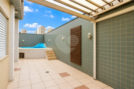 Cobertura duplex no Centro de São Bernardo do Campo, com 3 suítes, hidromassagem, mini spa, área gourmet e 2 vagas de garagem. Aceita permuta por apartamento de menor valor.