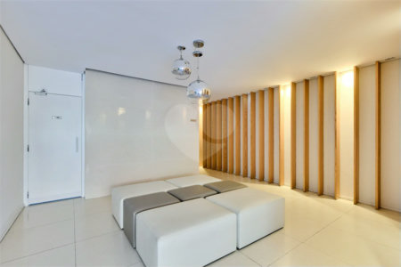Apartamento à venda com 3 quartos, sendo 1 suíte, em Alto da Boa Vista, São Paulo, SP