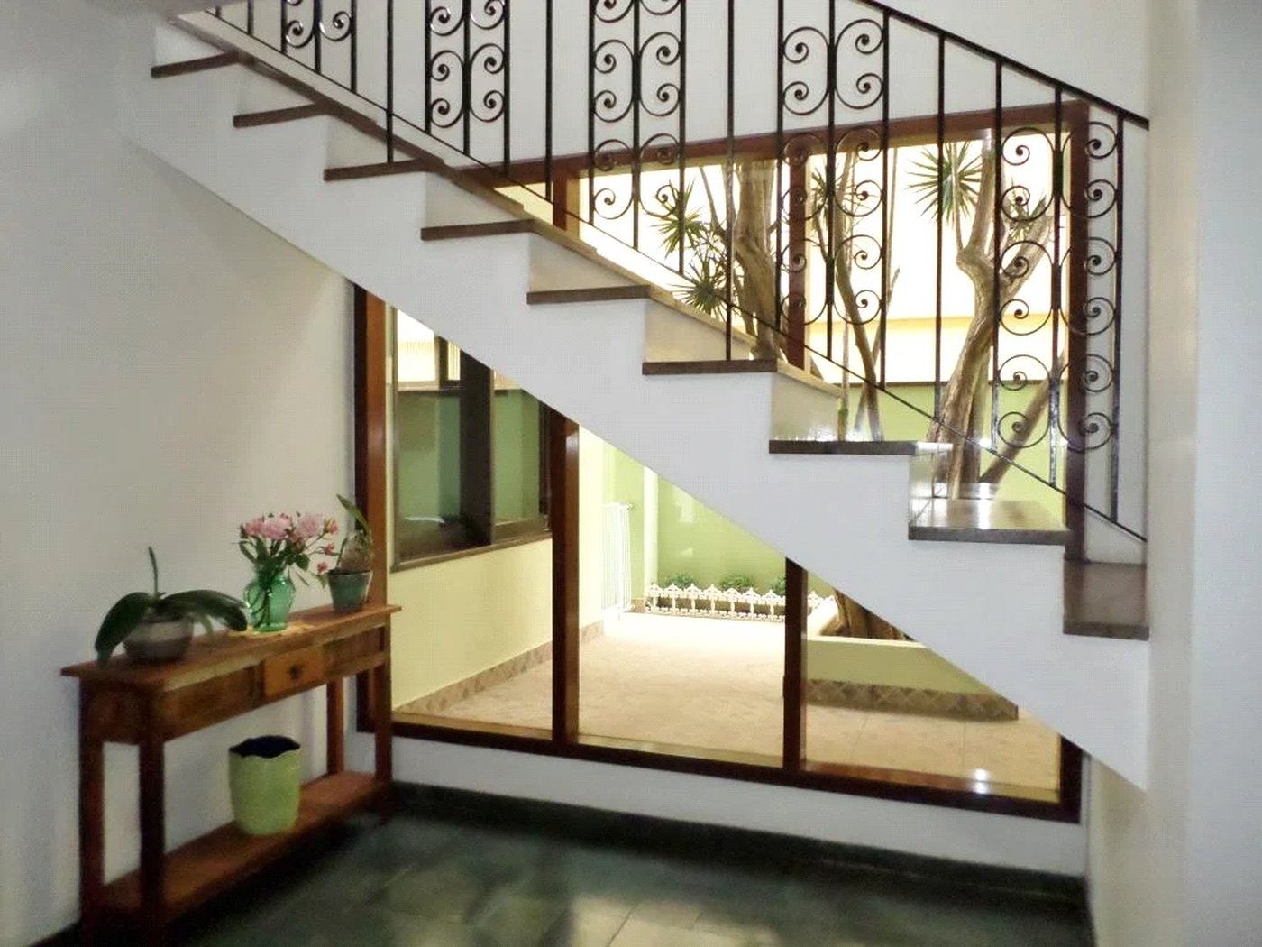 Casa à venda com 4 quartos, sendo 2 suítes, em Jardim Leonor, São Paulo, SP