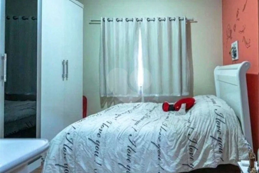 Sobrado à venda com 3 dormitórios na Vila Carrão