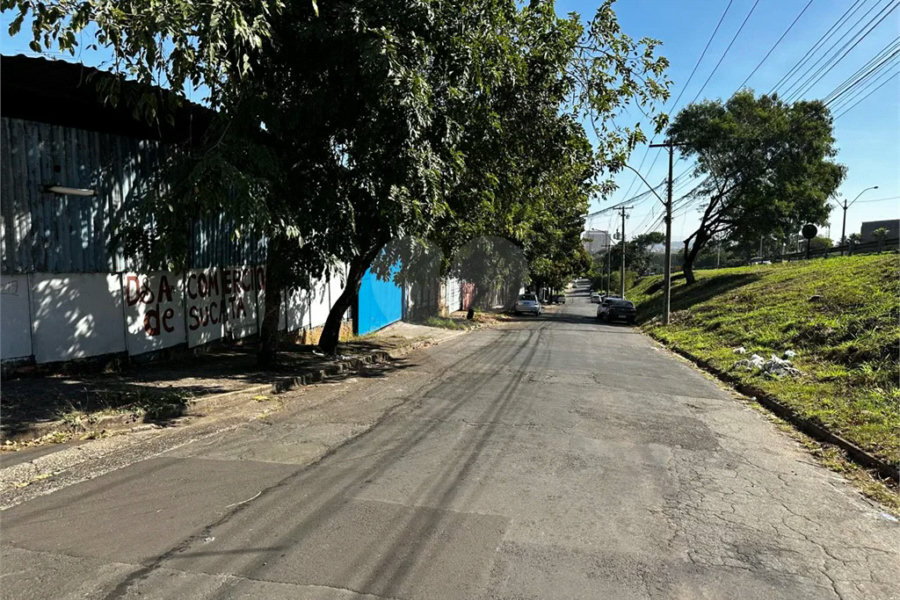 Barracão Comercial à Venda em Piracicaba/SP.