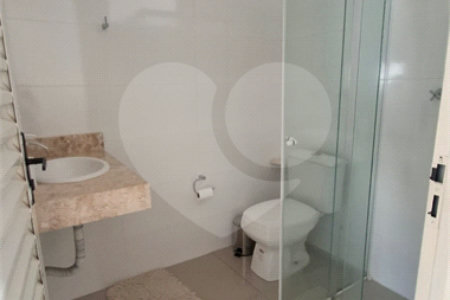 Casa Térrea de Alto Padrão à Venda – Próxima ao Shopping