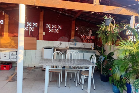 Sobrado 5 quartos.