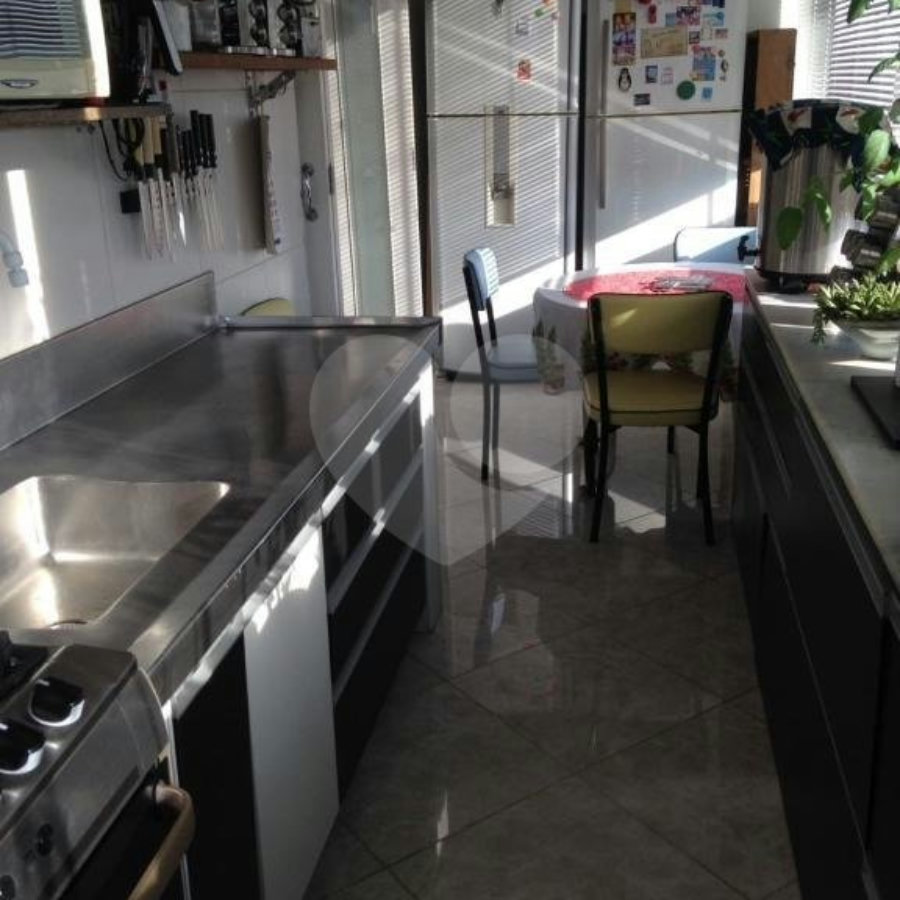 Apartamento à venda na Santa Cecília.