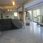 Indaiatuba- condominio Vale das Laranjeiras - Itaici - Terreno 3040,00 ms- construida 220ms - 3 dormitórios, sendo 2 suítes e uma suíte master com closet, além de uma sala ampla com 3 ambientes, Cozinha planejada,, campo de futebol/vôlei, Area de lazer com piscina, espaço gourmet com churrasque