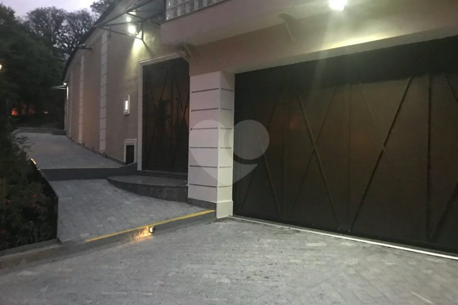 Casa à venda com 5 quartos, sendo 3 suítes, em Alto da Lapa, São Paulo, SP