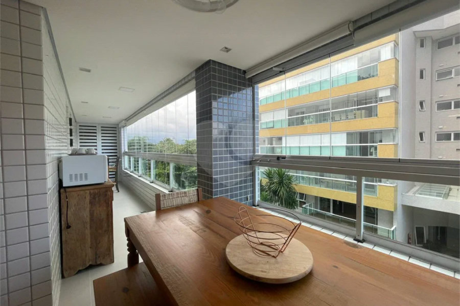 Apartamento à venda ou para alugar com 3 quartos, sendo 1 suíte,  em Riviera de São Lourenço, Bertioga, SP