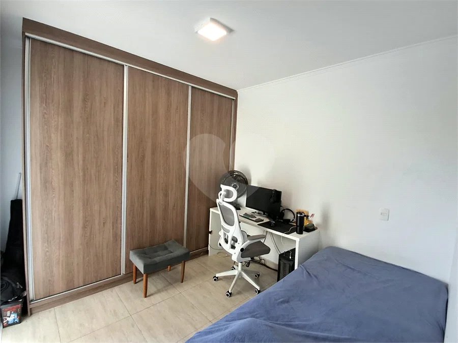 Casa à venda com 3 quartos, sendo 1 suíte, no condomínio Vila Arnoni, São Paulo - SP