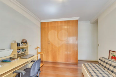 Apartamento à venda com 3 suítes em Campo Belo, São Paulo, SP