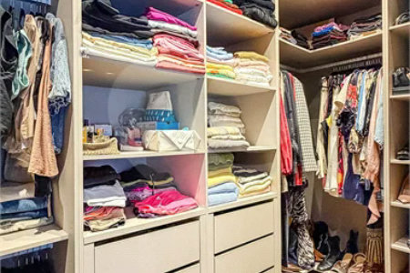 Indaiatuba - HOME DESIGN - Casa Térrea - Condomínio Paradiso - 420 m² de terreno - 307,19 m² de área construída - 3 suítes completas, sendo 1 master com closet planejado e banheira de imersão - Sala de TV reversível para 4ª suíte - Sala de estar ampla e varanda gourmet integrada - Cozinha com móve