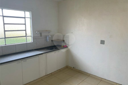 Casa térrea para venda na Vila Faria.
