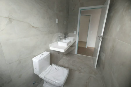 Casa exclusiva em Atibaia de alto padrão com 3 suítes, piscina, espaço gourmet, condomínio fechado, aceita financiamento