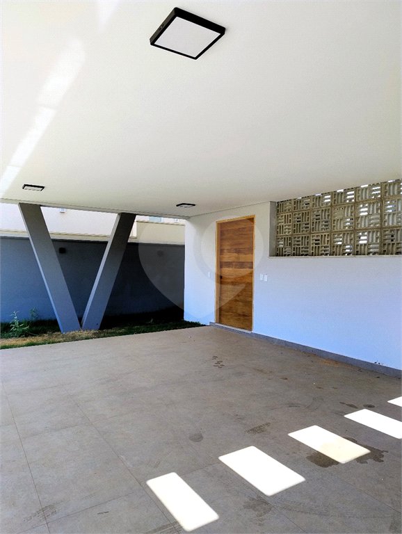 Casa a venda no condomínio Faber III