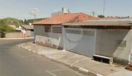 Casa à venda com 3 quartos, sendo 2 suítes,  no Centro, Ibaté, SP
