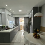 Apartamento de 100 m² à venda em Santo André, sem condomínio, com 2 quartos, 2 banheiros, móveis planejados, área gourmet e 1 vaga coberta e fixa. Excelente acabamento.