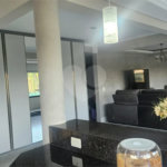 Indaiatuba- condominio Vale das Laranjeiras - Itaici - Terreno 3040,00 ms- construida 220ms - 3 dormitórios, sendo 2 suítes e uma suíte master com closet, além de uma sala ampla com 3 ambientes, Cozinha planejada,, campo de futebol/vôlei, Area de lazer com piscina, espaço gourmet com churrasque