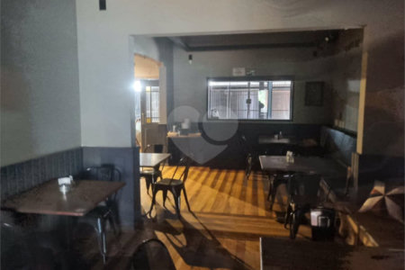 Casa Comercial no Centro .