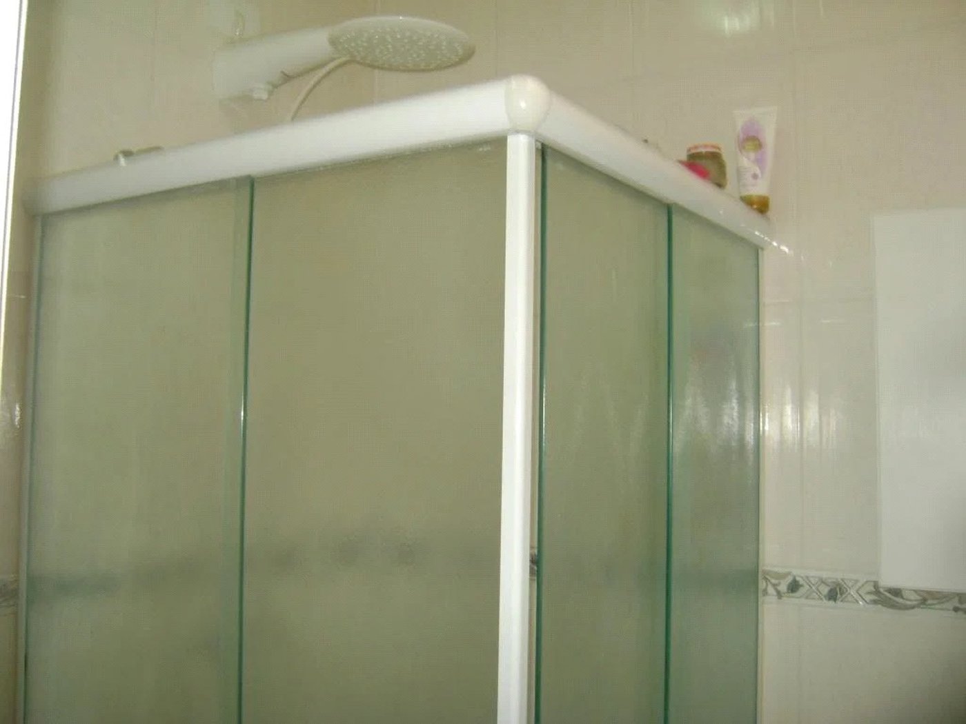 Casa à venda com 3 quartos, sendo 1 suíte, no condomínio Res Green Ville, São Paulo - SP