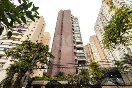 Cobertura à venda com 3 quartos, sendo 2 suítes, em Vila Olímpia, São Paulo, SP