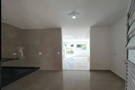 Sobrado à venda com 2 quartos no condomínio Ville de Vie 2, Cotia - SP