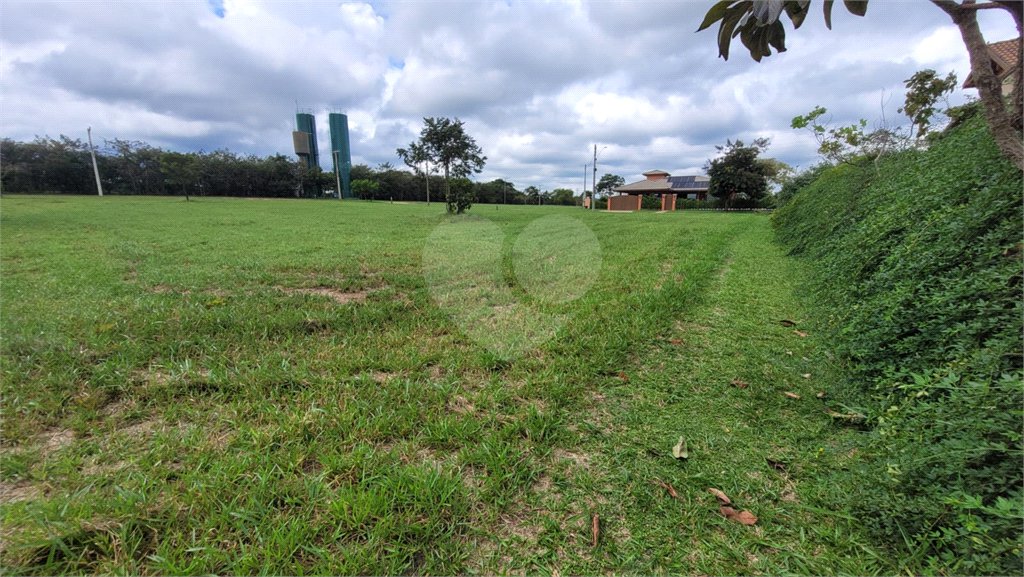 Loteamento no Condomínio Vila Pinhal do Broa
