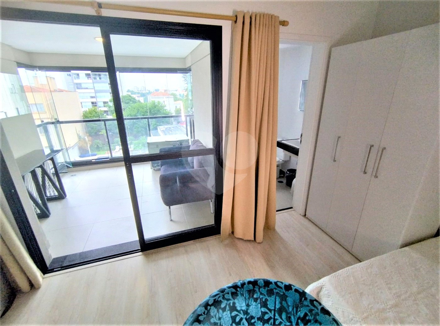 Apartamento de 1 quarto - Vila Mariana - Varanda, - 1 vaga - Lazer e serviços no condomínio.