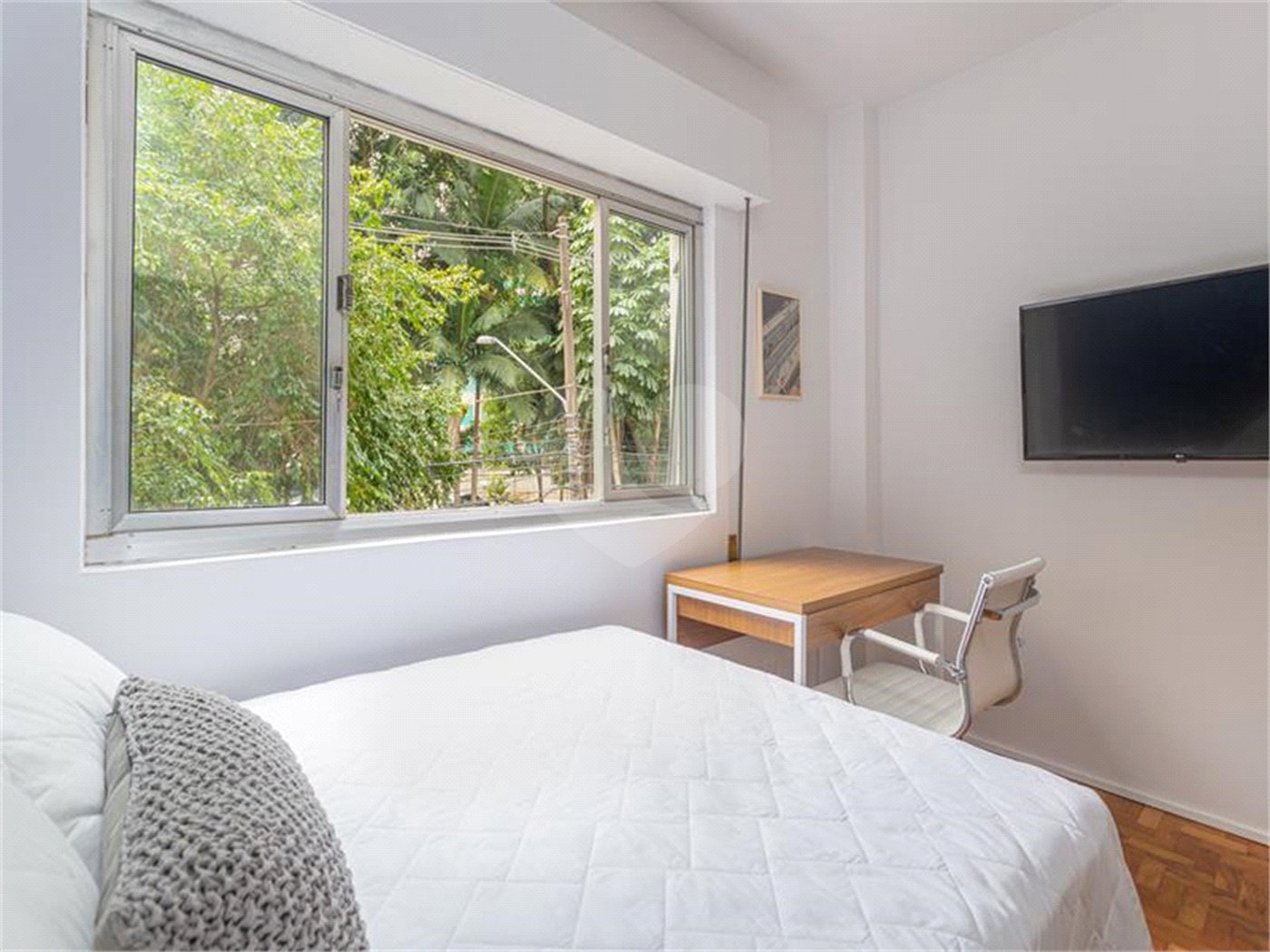 Excelente oportunidade para reformar e ficar com o apartamento dos seus sonhos!