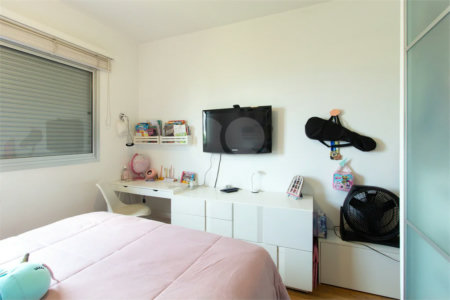 Apartamento a venda no Campo Belo, 192 M², 3 suites, 3 vagas, lazer e próximo ao metrô