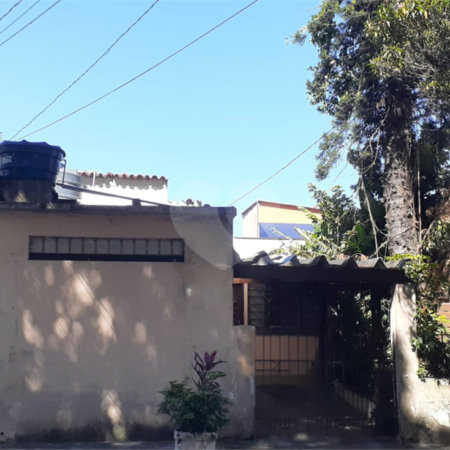 Casa Térrea Ampla com 4 Dormitórios, Suíte e Quintal à Apenas 15 Minutos do Estação Tatuapé.
