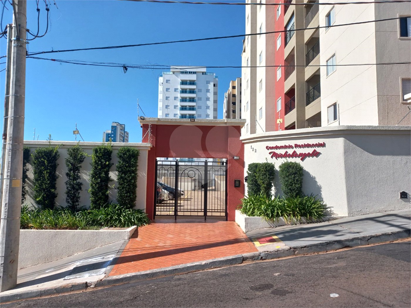 Apartamento no Condomínio Michelangelo .