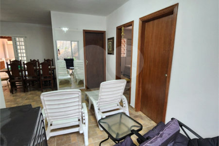 Casa à Venda - Estância Lagoa Dourada, Brotas-SP