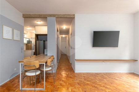 Excelente oportunidade para reformar e ficar com o apartamento dos seus sonhos!