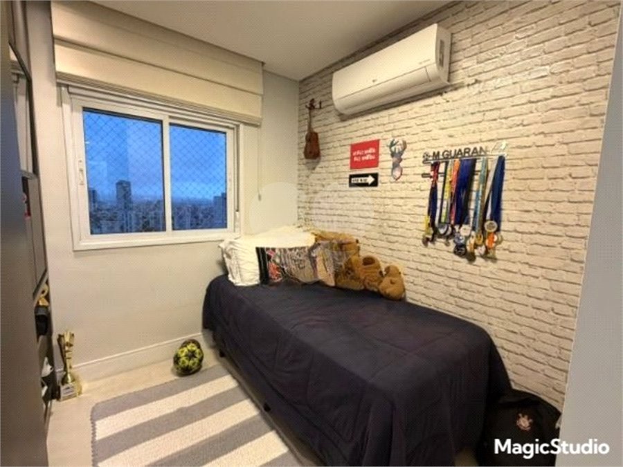 Apartamento com 120m², 3 dormitórios, sendo 3 suítes, 2 vagas de garagem, à venda no Tatuapé.