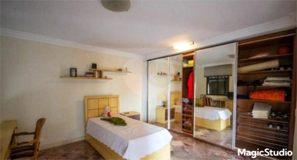 Apartamento 580m², 4 quatos, sendo 4 suítes, 5 vagas de garagem, à venda no Bosque da Saúde