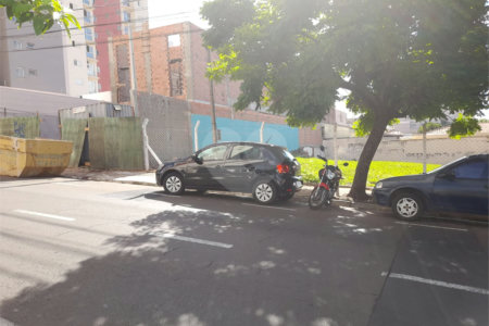 Imóvel Comercial na Rua Episcopal – Localização Estratégica em São Carlos