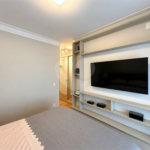 Apartamento de 127 m² em andar alto, com vista livre, 3 suítes planejadas, sacada gourmet envidraçada, 2 vagas e lazer completo, próximo ao Shopping Golden Square e à Avenida Kennedy.