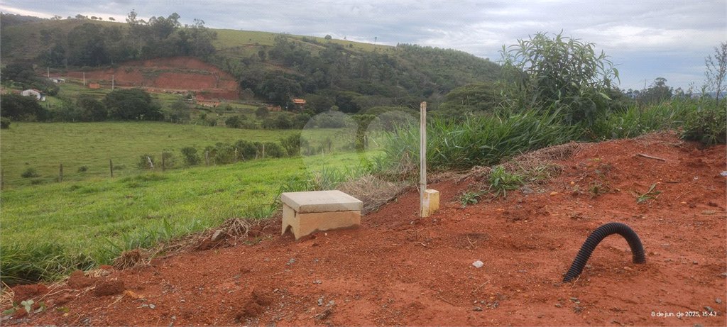 Terrenos de 300 metros em condomínio fechado e prontos para construir na região de Atibaia