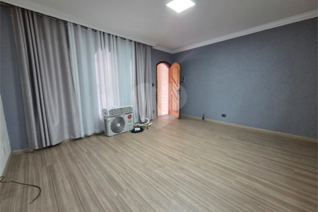 Sobrado Reformado 3 Dorms sendo 1 Suíte e 2 Vagas