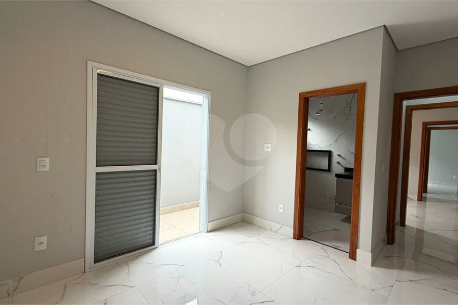 Casa à venda ou para alugar com 3 quartos, sendo 1 suíte,  no condomínio Residencial Mônaco, Piracicaba - SP