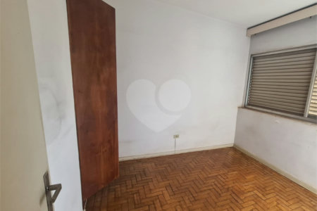 Apartamento no Condomínio Vila Rica.