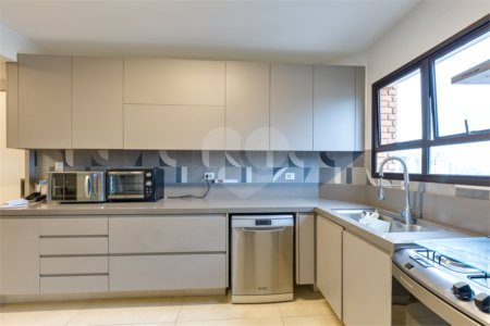 Apartamento à venda com 3 quartos, sendo 2 suítes, em Campo Belo, São Paulo, SP