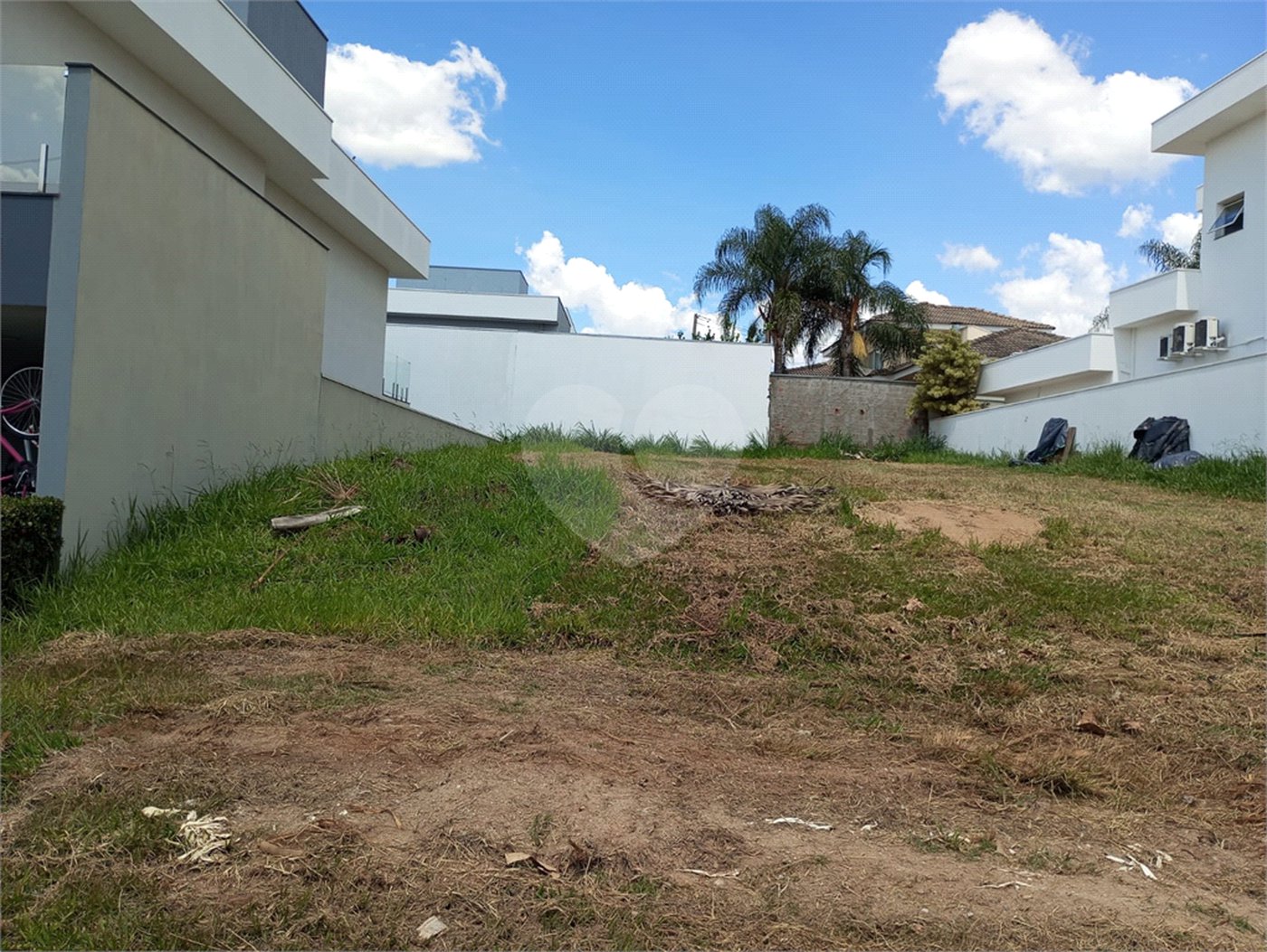 Terreno para venda no condomínio de alto padrão DAMHA II