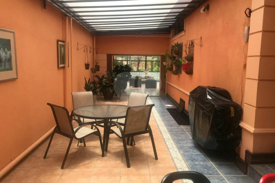 Casa à venda com 5 quartos, sendo 3 suítes, em Alto da Lapa, São Paulo, SP