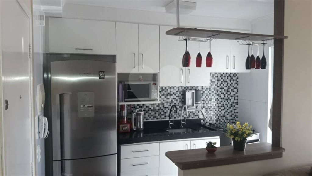 Excelente apartamento todo mobiliado, paralela a Júlio Buono!