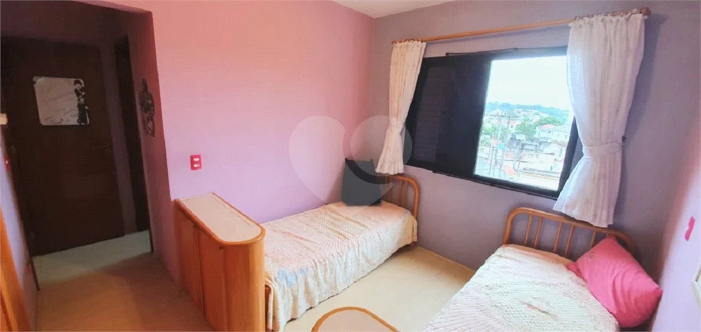 Apartamento à venda no Planalto Paulista de 147m² com 3 suítes e 3 vagas.