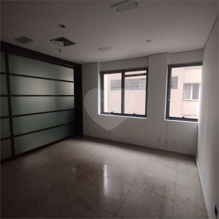 Sala comercial para locação no Jardim Paulista, 90 m², 2 garagens